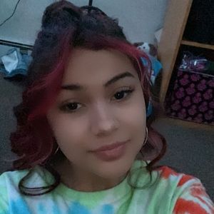 Meet your Posher, Nylene